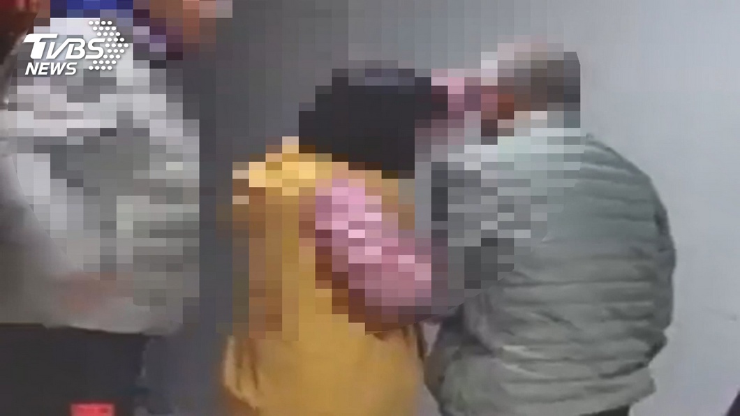逆子摑掌老父 孝孫看不下去PO影片揭發