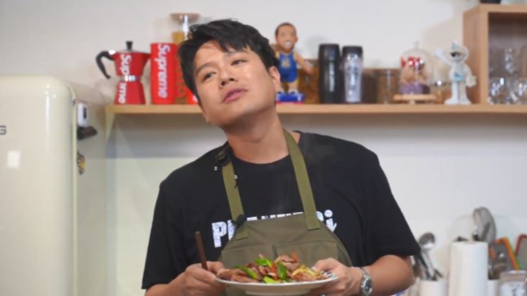 被演藝圈耽誤的廚師! 李易秀刀工教年菜