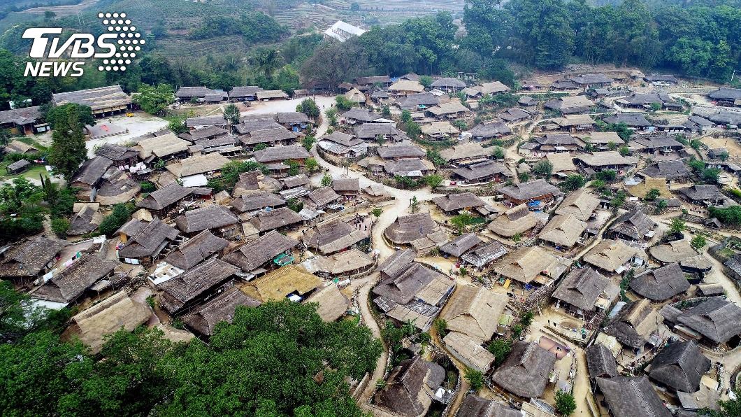 大陸最後原始部落大火 村民:基本都燒完了