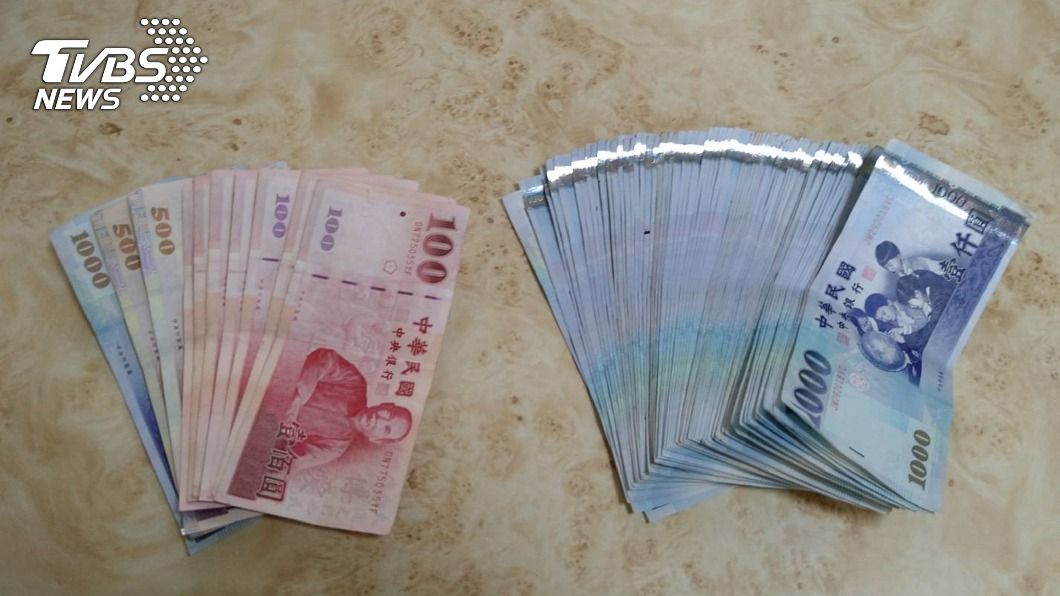 資源回收物掉出近7萬現鈔 台南清潔隊員忙報案