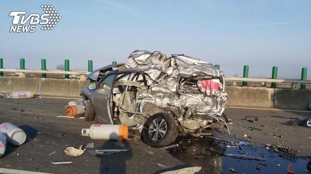 西濱20車連環撞! 「2死、10餘人傷」北上全線封閉