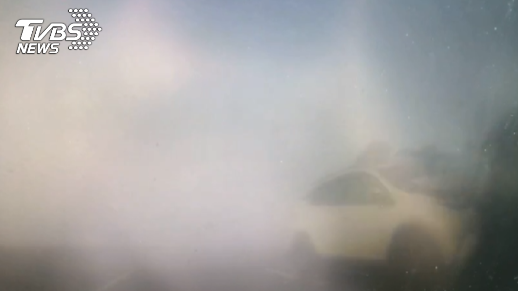 西濱濃霧釀車禍未發特報?氣象局:鄰近無測站