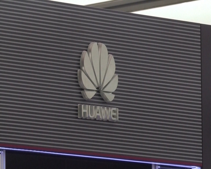華為發布新手機 坦承受美制裁晶片斷糧