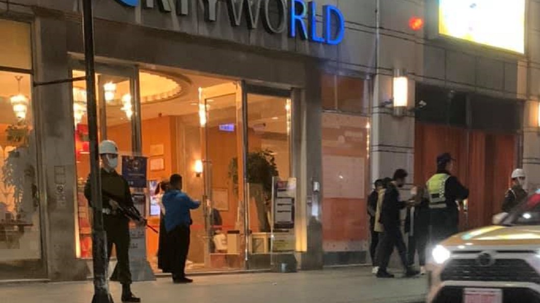 KTV驚現憲兵持槍鎮守 內行曝:槍裡裝實彈!
