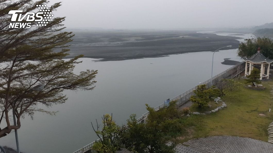高雄水情告急!高屏溪堰流量歷年最低 今晚將減壓供水