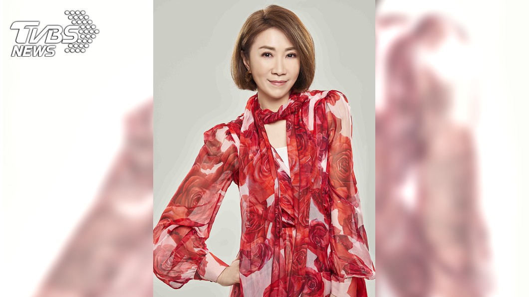 李翊君驚傳滑倒「頭部狠撞桌角」　臉部重擊整片發黑