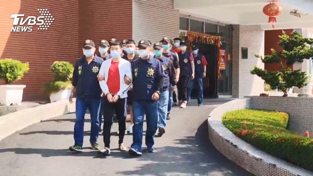 屏東監獄門口全武行 攤販遭亂棍爆頭「險喪命」6惡煞下場曝