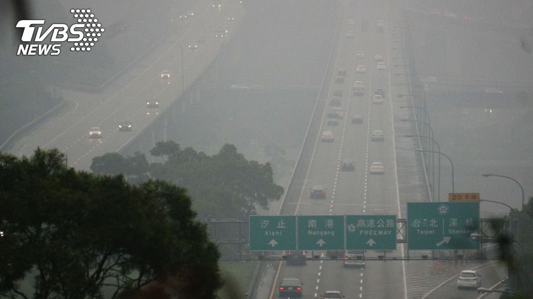 南向路段多處壅塞　國3往國5嚴重回堵時速不到40