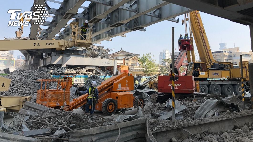 拆中博高架橋趕進度 高市府籲上班改道避壅塞