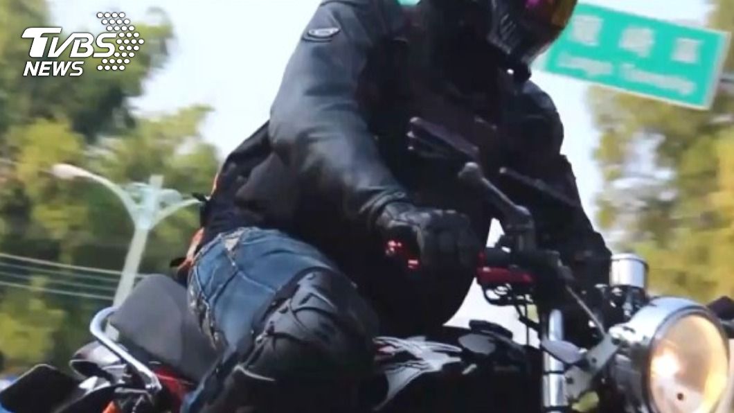 躲樹叢抓超速? 騎士批「恐害摔車」警駁:合乎規範