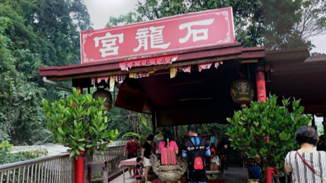「泡麵土地公」遭埋生雞頭!下毒咒超狠 命理師:一生貧賤