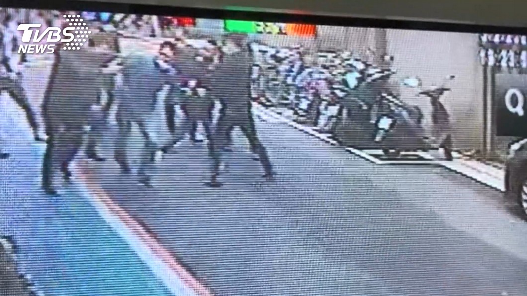金錢糾紛談判破局　男被9人圍毆砍傷警速逮4嫌