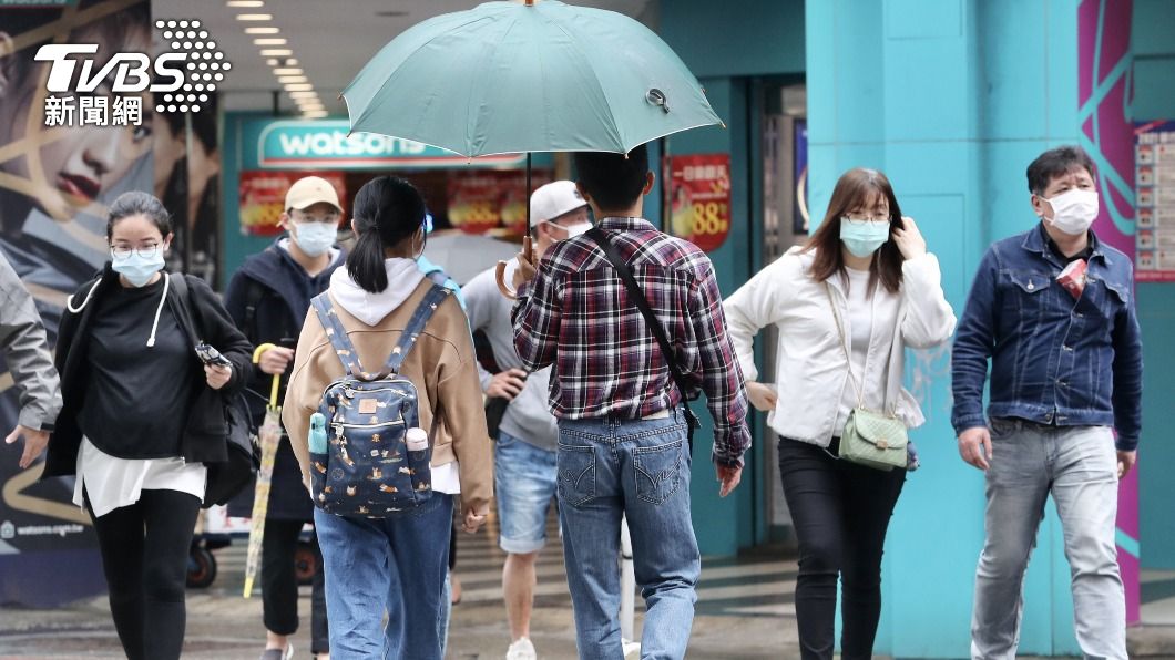 出門帶傘！今回暖仍有短暫雨　西半部地區易有局部霧