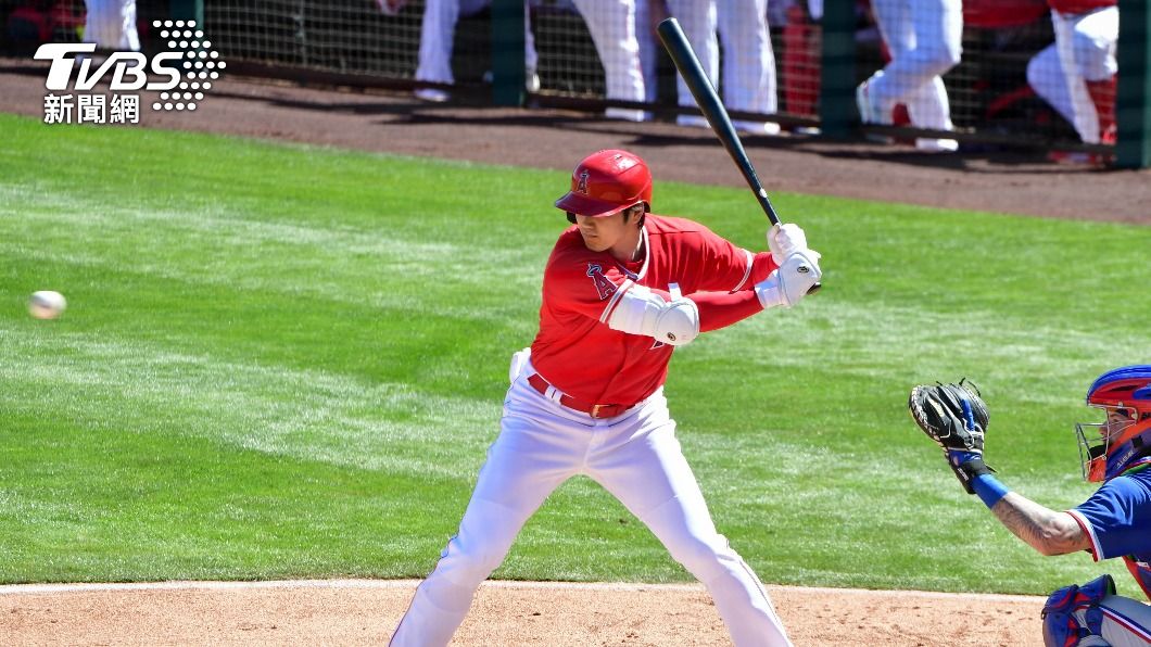 旅美春訓首轟 大谷翔平特大號全壘打飛過高牆