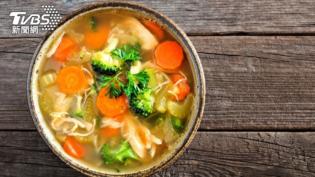 一週全喝蔬菜湯,有效在短時間內瘦身。(示意圖/shutterstock達志影像)