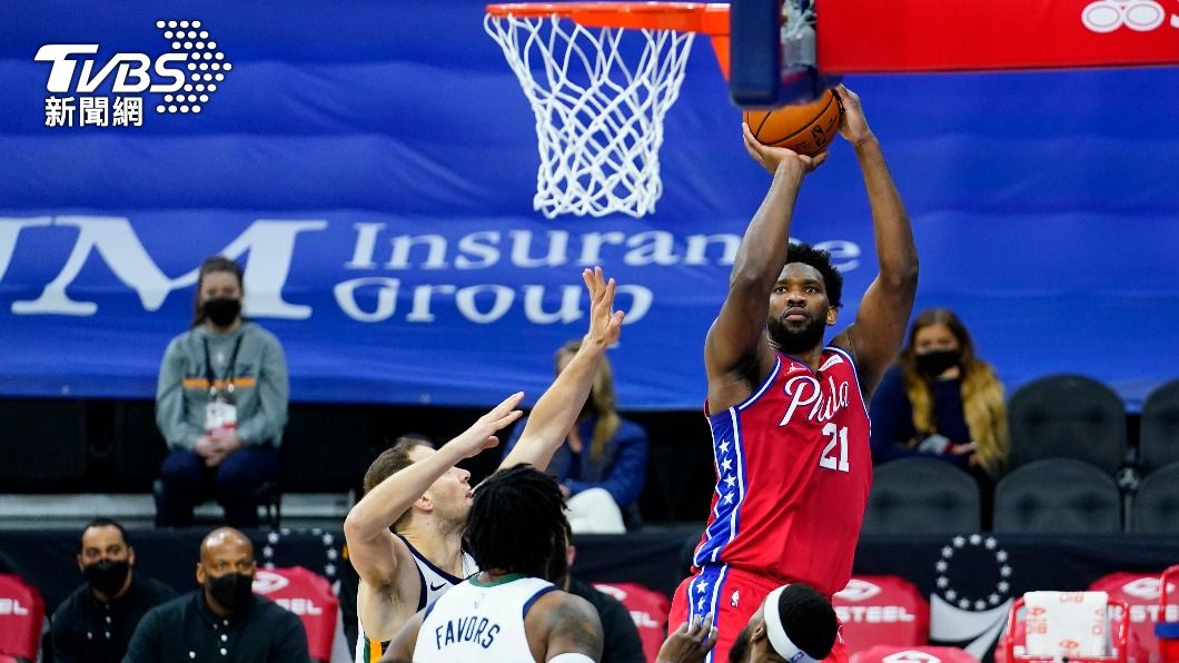 NBA恩比德手感發燙攻40分 76人逆轉爵士