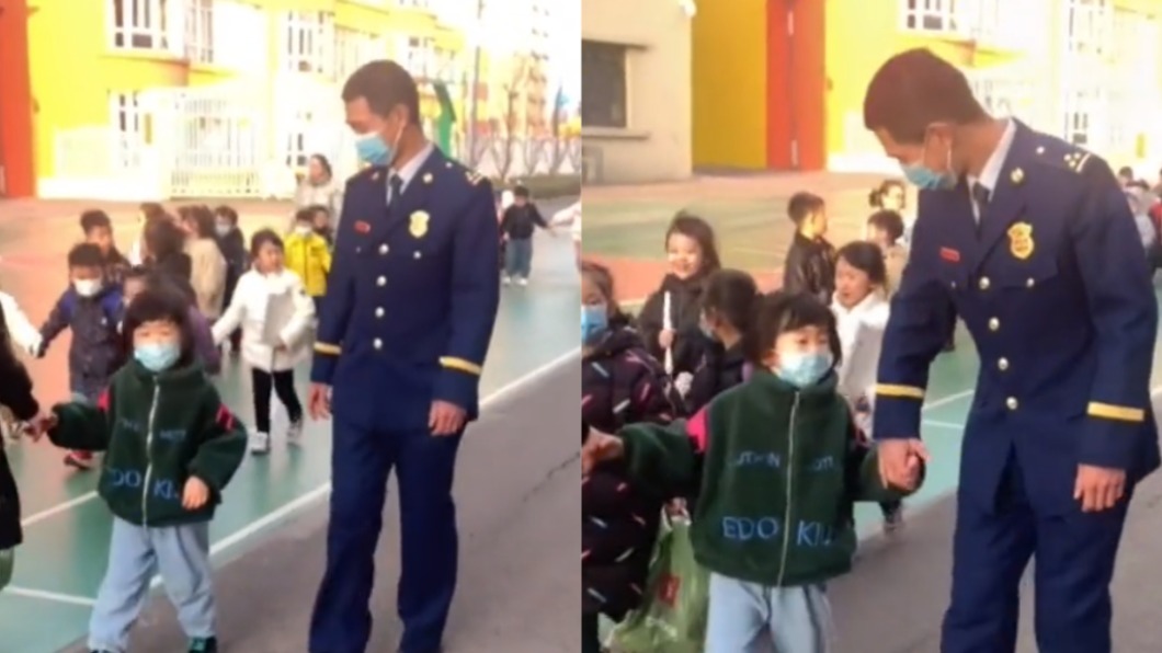 消防員想給愛女驚喜,結果卻讓他哭笑不得。(圖/翻攝自紅星視頻)