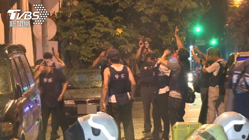 獵龍警匪槍戰「射光2千子彈」 3嫌屍遭火燒剩60公分