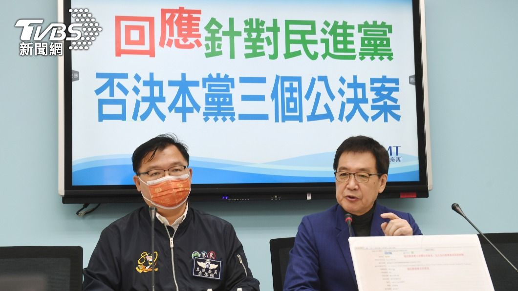 國民黨立院黨團召開記者會,譴責民進黨多數暴力。(圖/中央社)