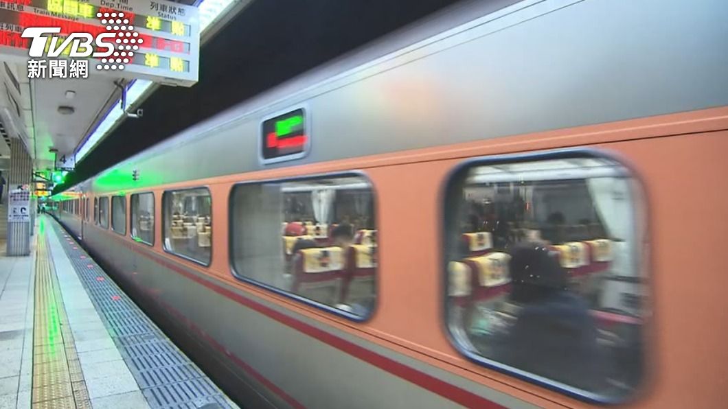攜狗搭自強號「占兩位」遭偷拍 她曬車票喊冤:有付錢
