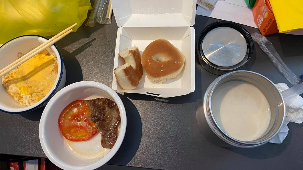 「月子餐300元」產婦怨沒食慾　照片曝網勸：很便宜了