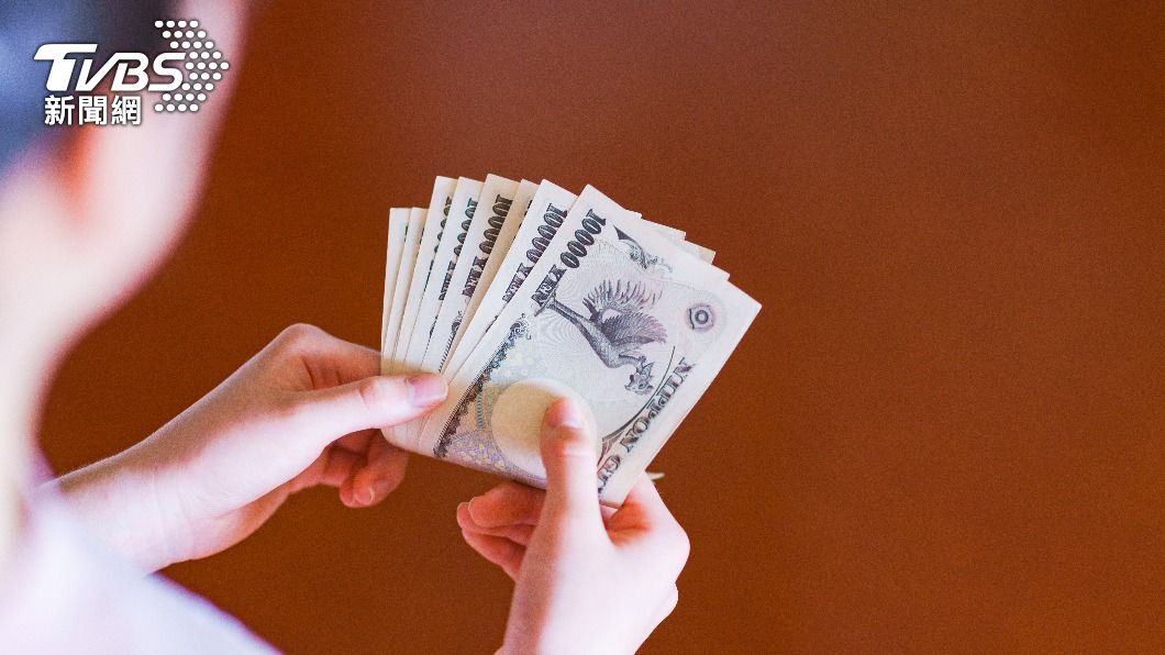 惠里每個月要負擔全家開銷、孝親費。(示意圖/shutterstock 達志影像)