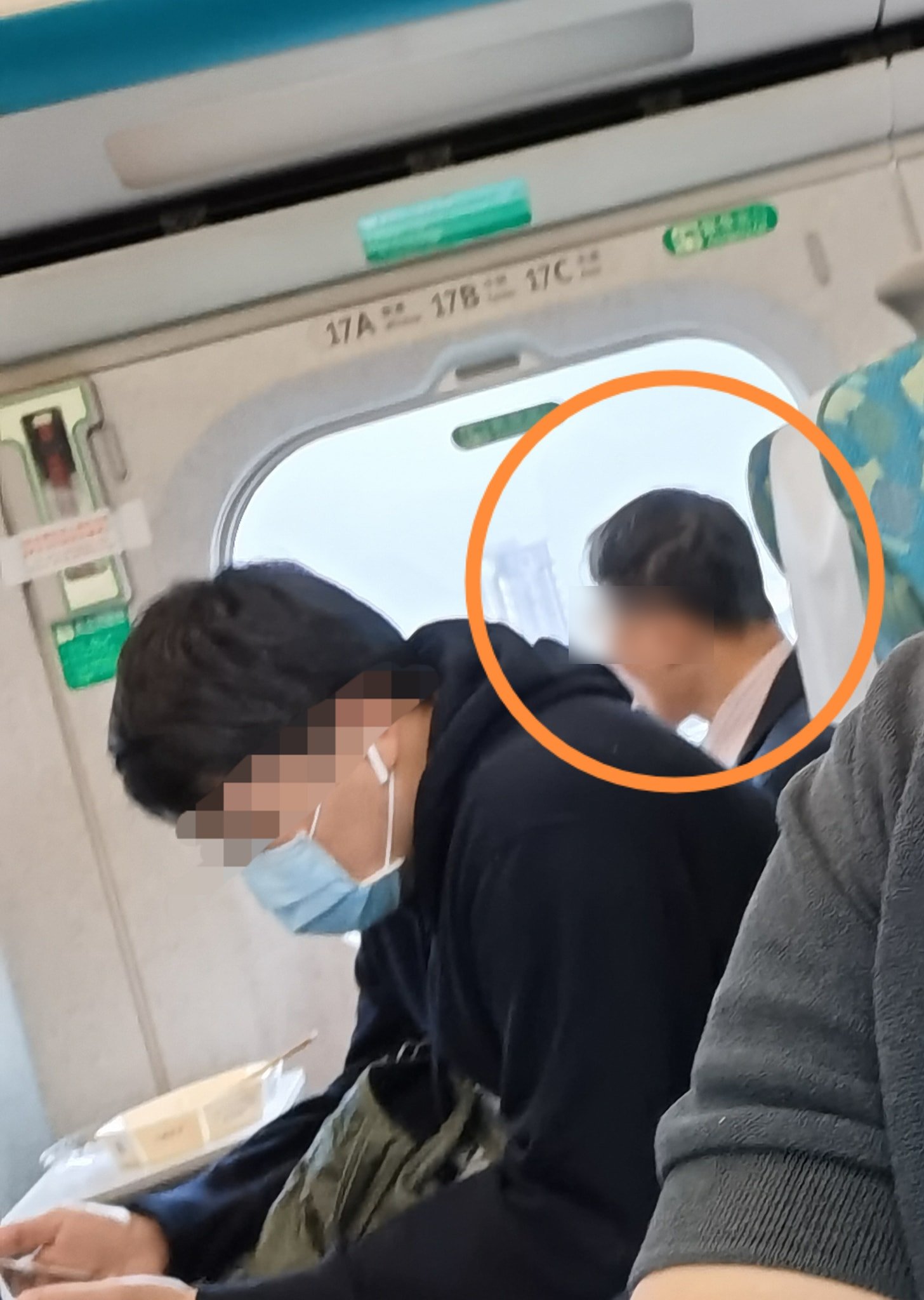 男乘客不滿高鐵餐車不給刷卡。(圖/翻攝自爆怨公社)