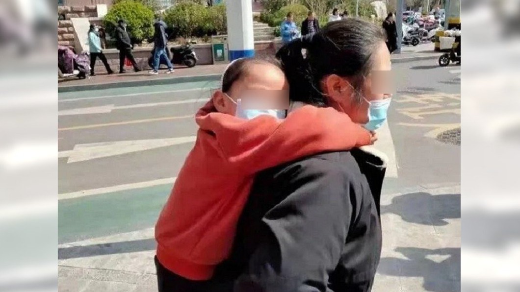 琪琪鍛鍊後總是累到直接昏睡。(圖/翻攝自《齊魯晚報》)