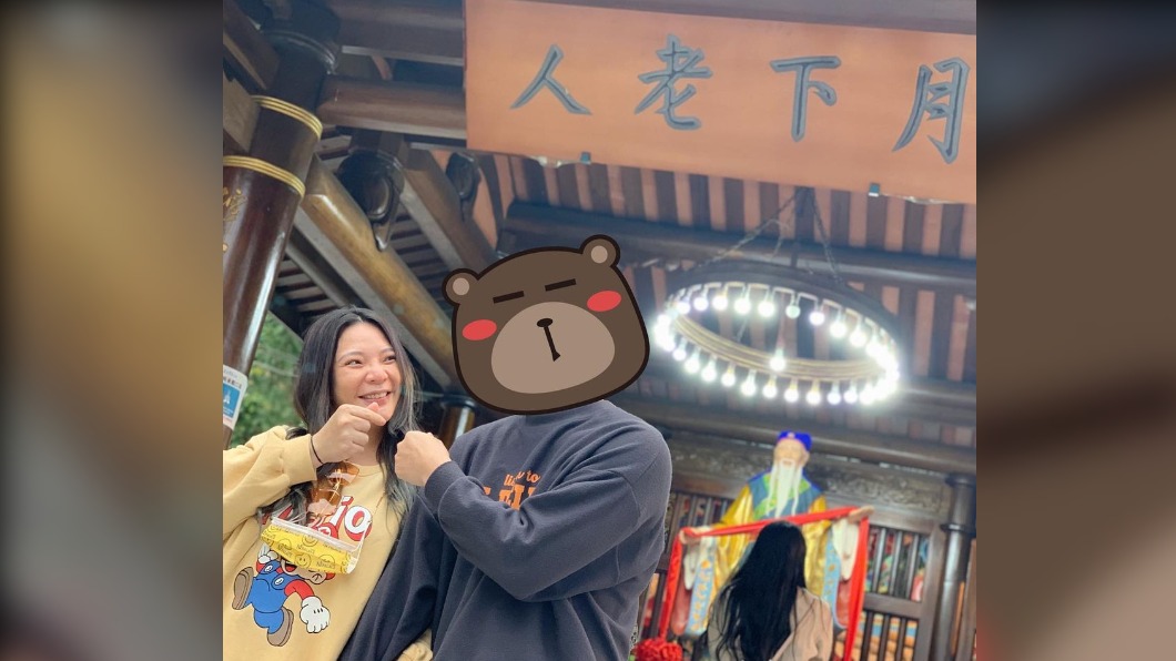 小甜甜昨日與老公回去龍鳳宮還願。(圖/翻攝自小甜甜IG)