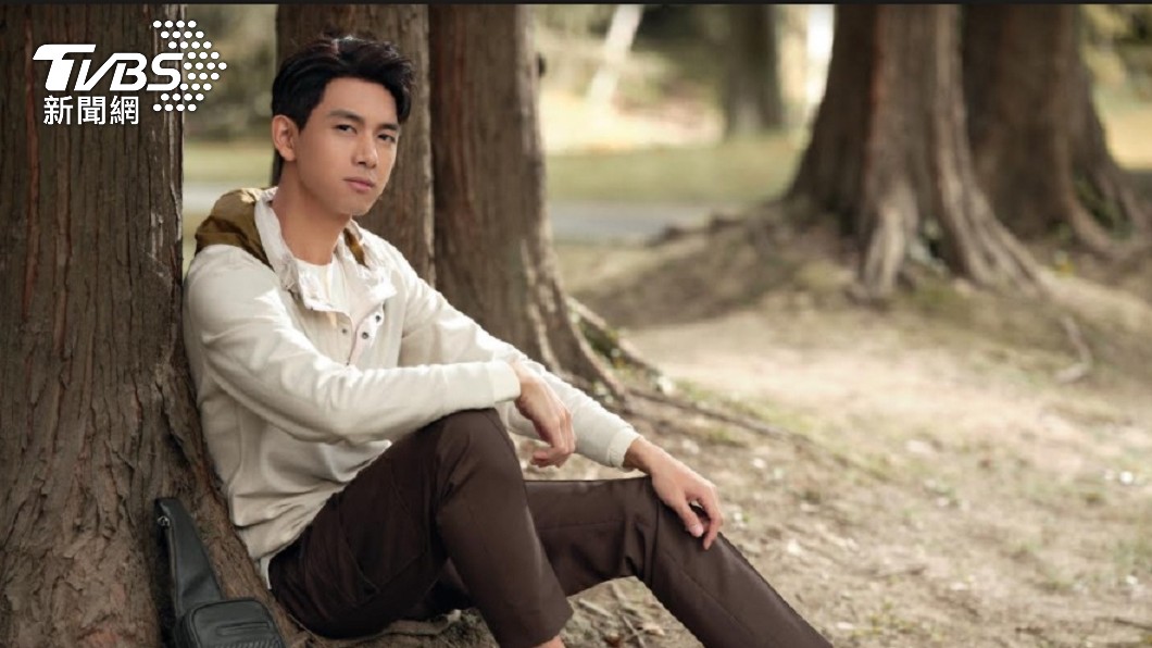 李現身著Luxury Leisurewear系列服飾。(圖/Ermenegildo Zegna)