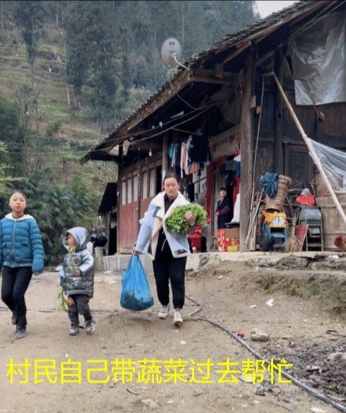 全村人前來幫忙喪家。(圖/翻攝自微博)