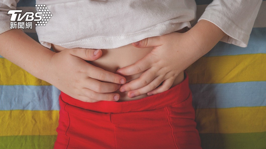一名3歲女童因腹痛送醫開刀。(示意圖/shutterstock 達志影像)