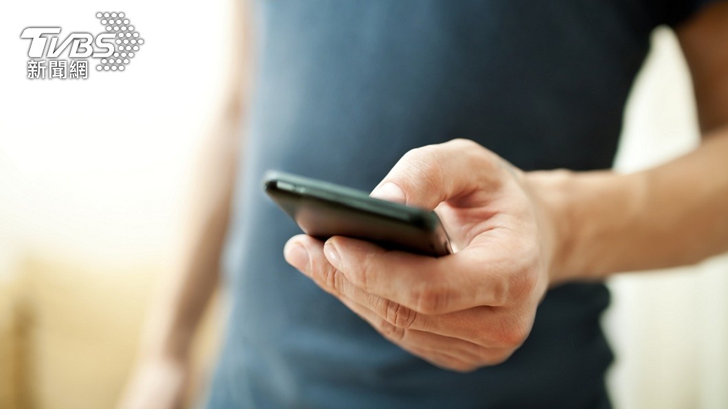 大陸一名男子才剛辦完岳父喪事卻突然接到對方來電。（示意圖／shutterstock 達志影像）