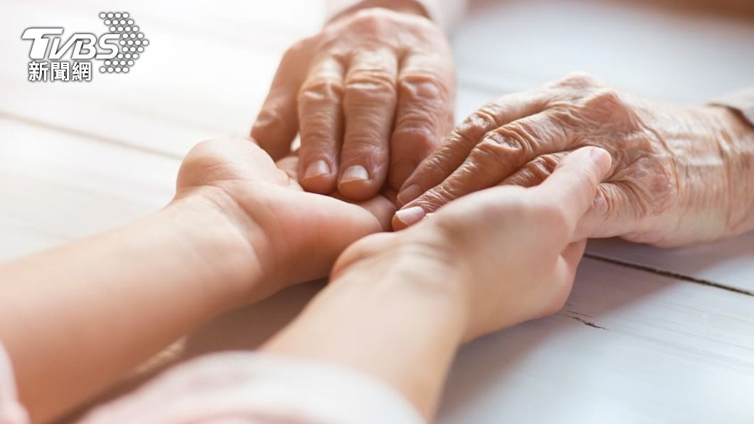 時隔31年,萬姓婦人終於和女兒團圓。(示意圖/Shutterstock達志影像)