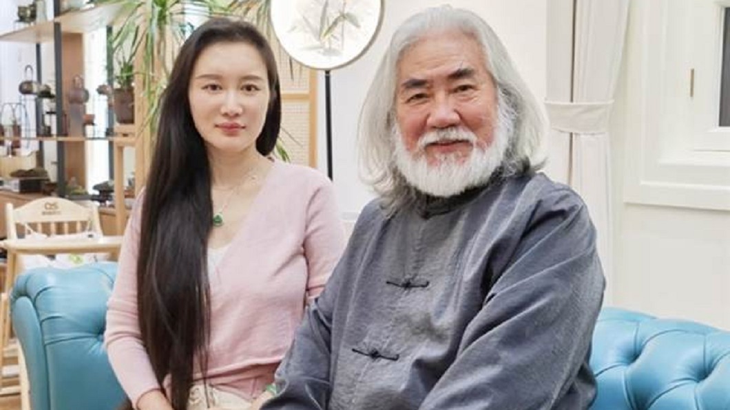 張紀中極為愛護妻子。(圖/翻攝自微博)