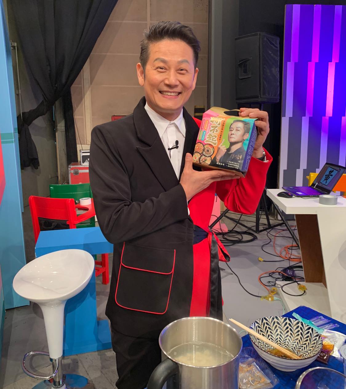 徐乃麟跨足乾拌麵市場,將產品名稱取為「輸不起-乃拌麵」。(圖/翻攝自徐乃麟-乃至尊臉書)