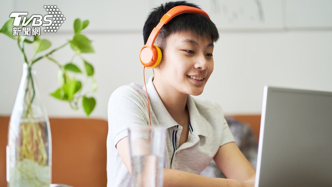 青少年是「股骨頭骨骺滑脫症」的好發族群。(示意圖/shutterstock達志影像)