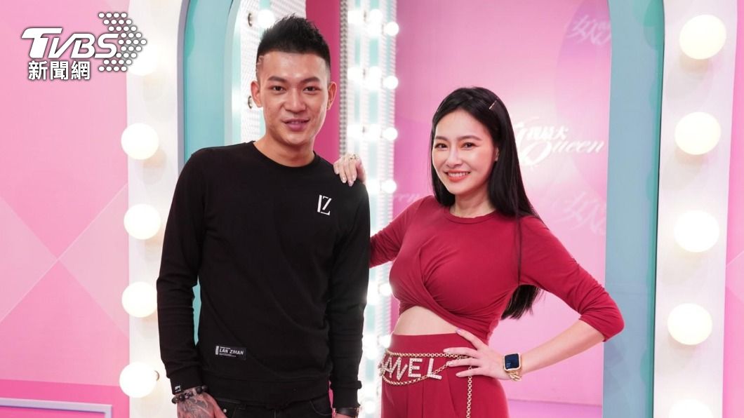 王思佳與網紅鳳梨同台錄影。(圖/TVBS)