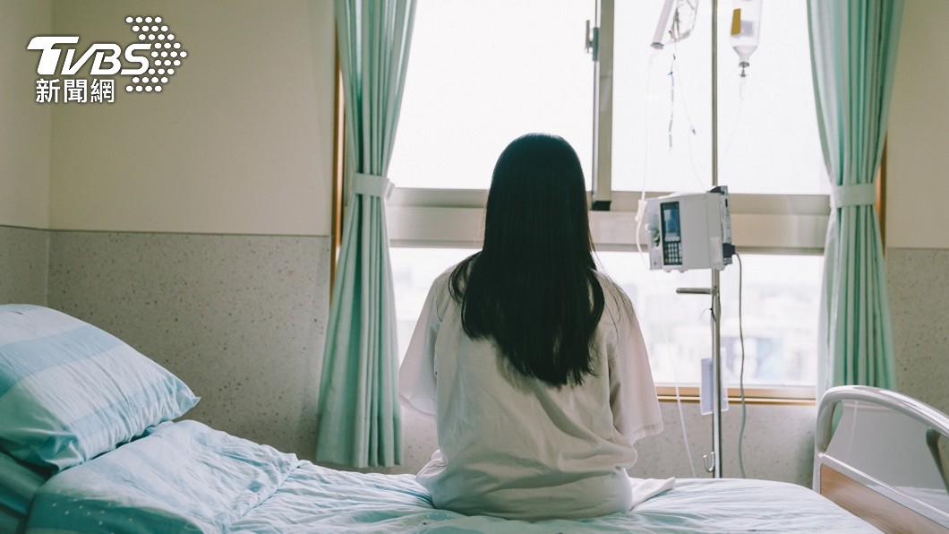 OL就醫檢查發現罹患大腸癌第三期住院治療。(示意圖/shutterstock 達志影像)