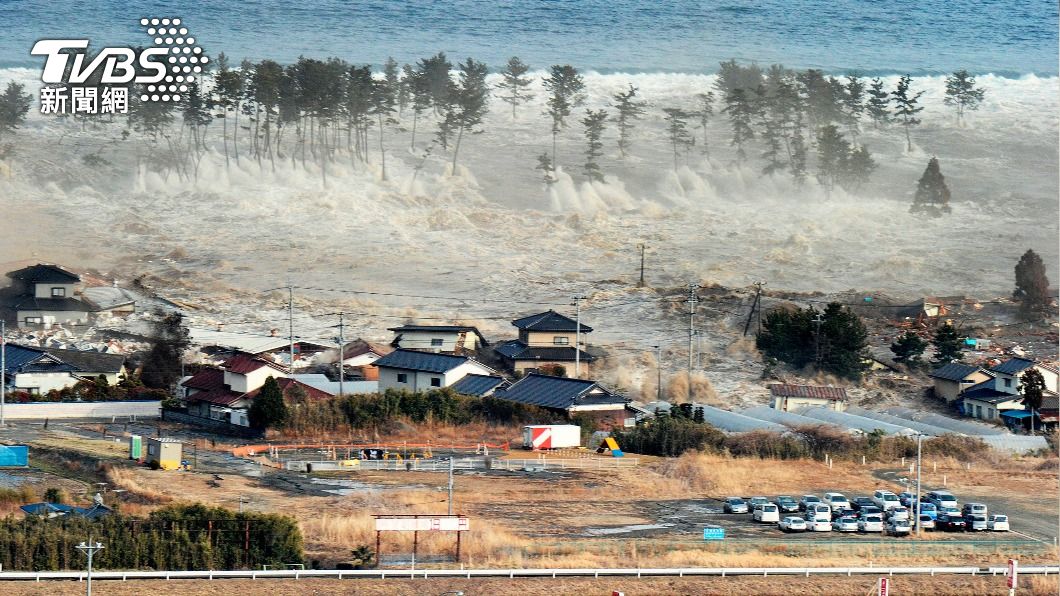 搭直昇機拍311海嘯獲獎　前NHK攝影記者自責10年