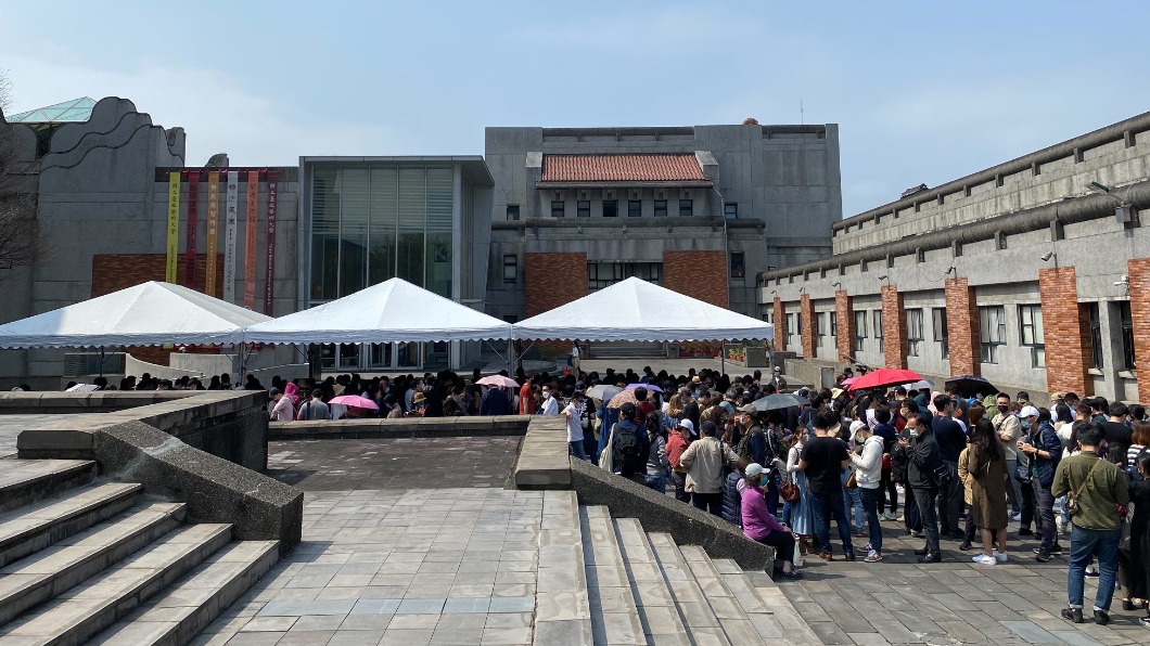 現場滿滿人潮。(圖/翻攝自奈良美智特展臉書)