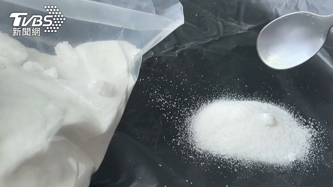 有國二女學生買硼砂加水稀釋,再用針筒偷偷注入同學水壺。(硼砂示意圖/TVBS)