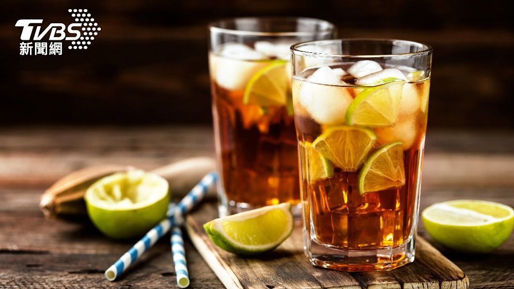 冷飲是造成經痛的主要原因。（示意圖／shutterstock達志影像）