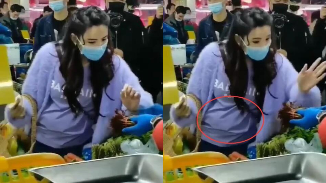 張柏芝腹部明顯隆起。（圖／翻攝自微博）