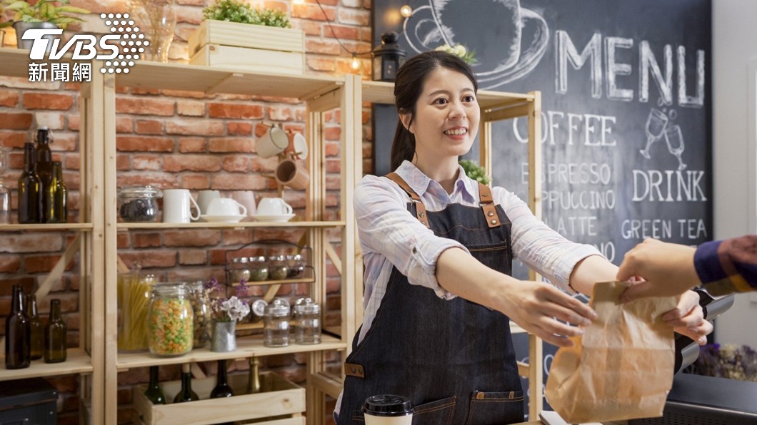 取餐時若是遇到女性店員該怎麼稱呼對方會比較好又不失禮貌呢?(示意圖/shutterstock 達志影像)