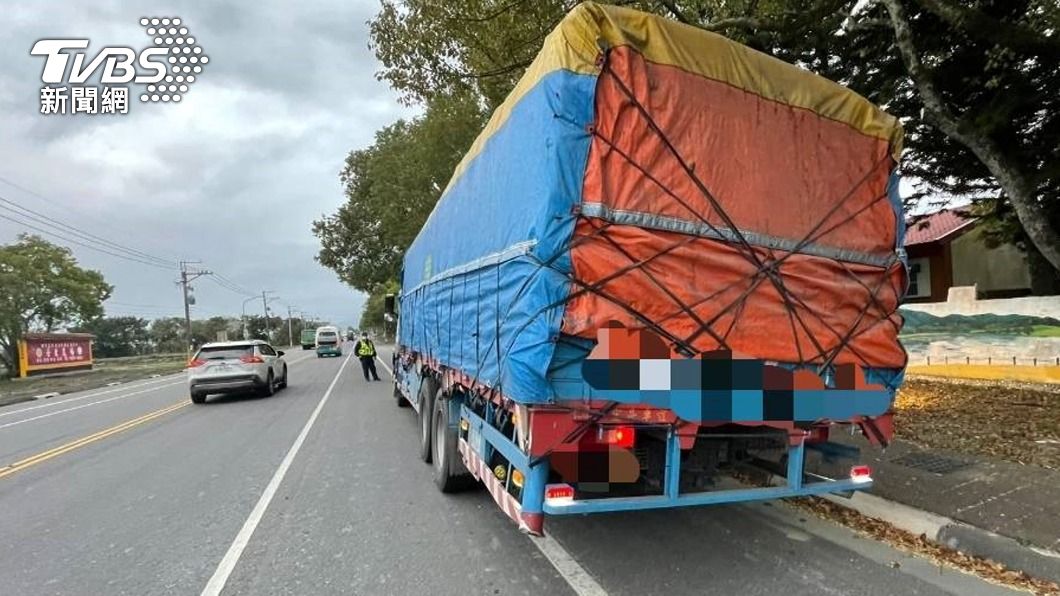 方向燈没打好打滿！國道變換9次車道挨罰4萬