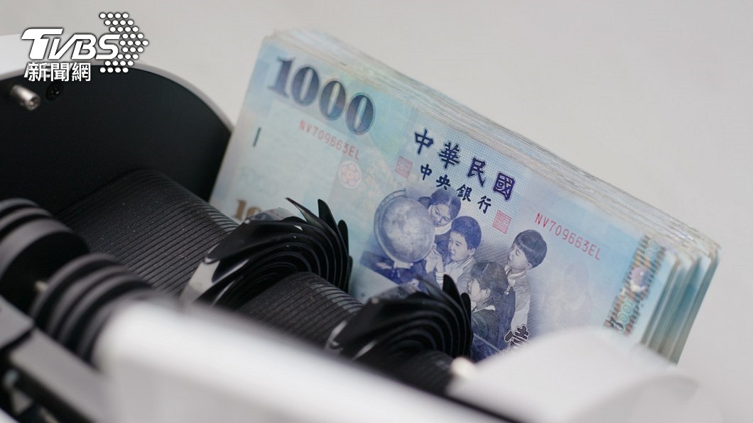 男子扛7年貸款買重機,引發網友驚嘆。(示意圖/shutterstock達志影像)