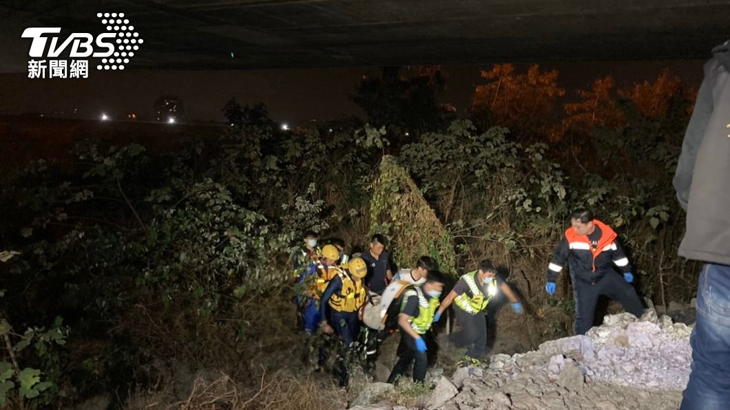 男子深夜疑墜5層樓高溪南橋昏迷 警消搶救送醫