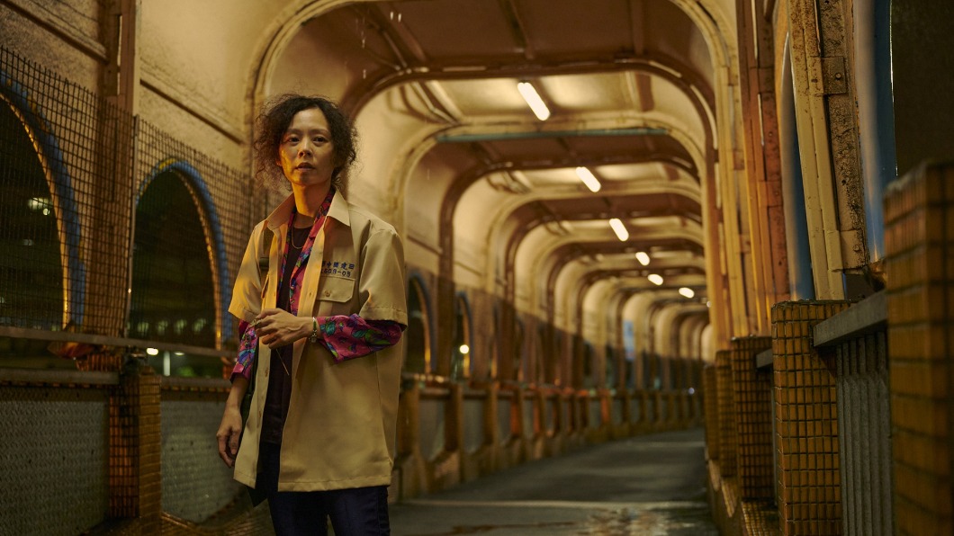 孫淑媚在《天橋上的魔術師》裡展現精湛演技，更讓導演楊雅喆刮目相看。（圖／公視、myVideo提供）