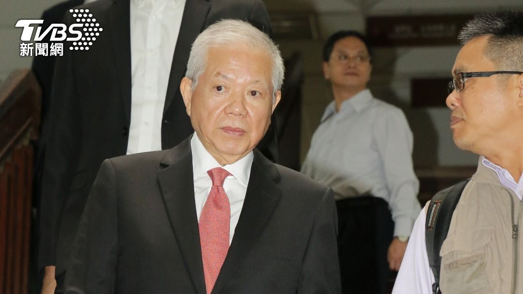 何壽川涉違法放貸三寶集團 二審改判刑8年8月